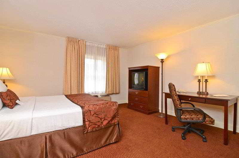 Red Roof Inn & Suites Hazleton Δωμάτιο φωτογραφία